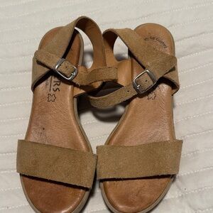 Clarks Women's Brown Suede Sandals